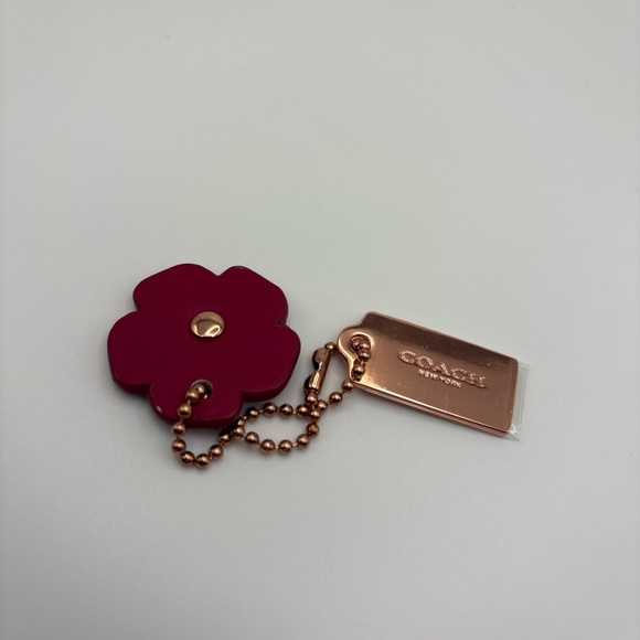 Dark Fuchsia Rose Gold Coach Flower Keychain - Picture 3 of 3